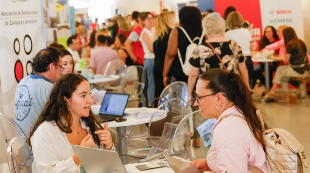 Récord de participación en la II Feria de Empleo de Cruz Roja y Fundación Ibercaja