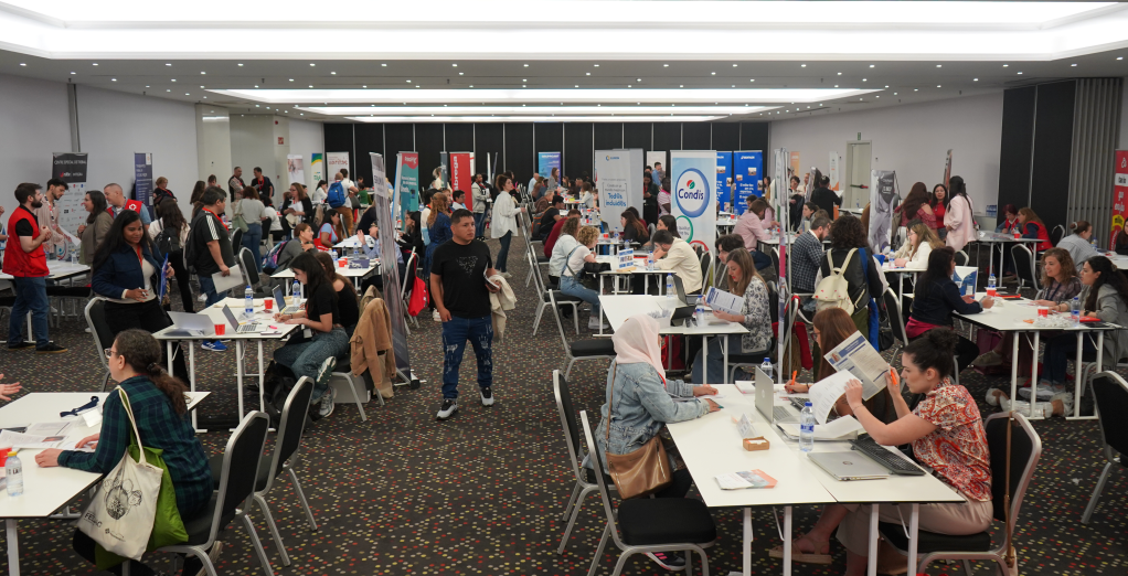 Cerca de 300 candidaturas y 60 empresas se reúnen para fomentar la inserción laboral en Cataluña