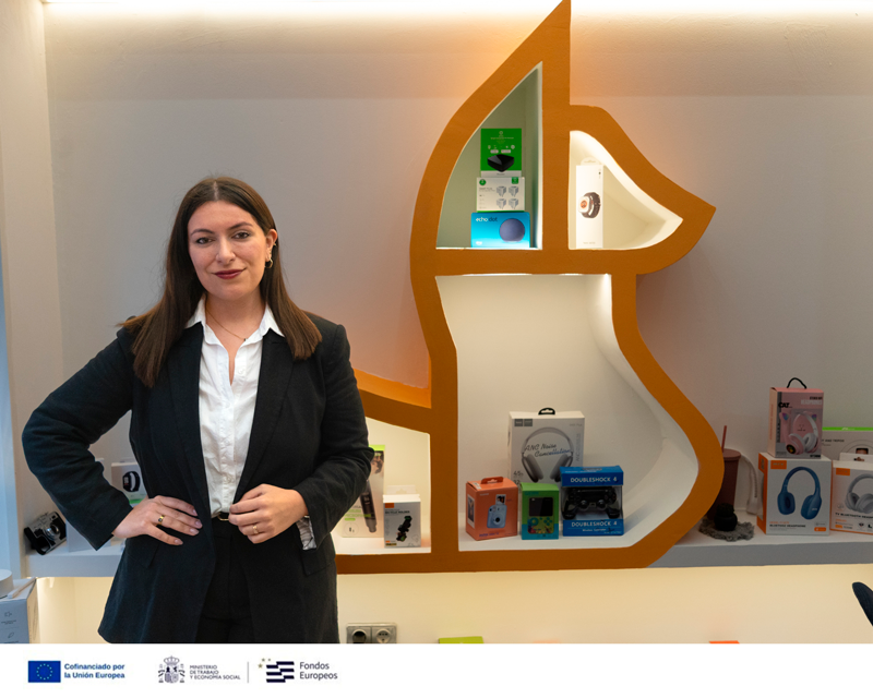 Cruz Roja apuesta por el Emprendimiento con perspectiva: la mujer que desafía los prejuicios de género en la reparación tecnológica