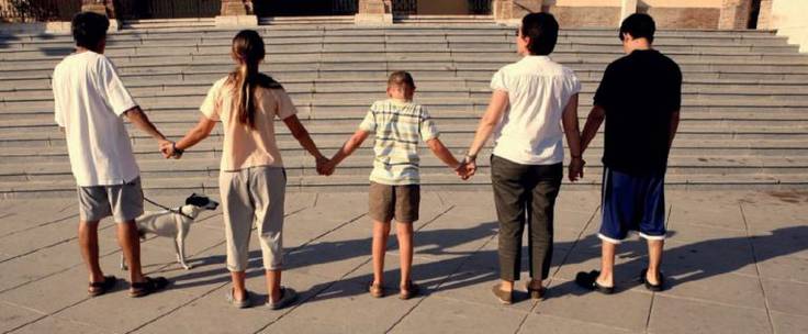 890 familias se han inscrito en el programa de acogimiento familiar de Castilla-La Mancha