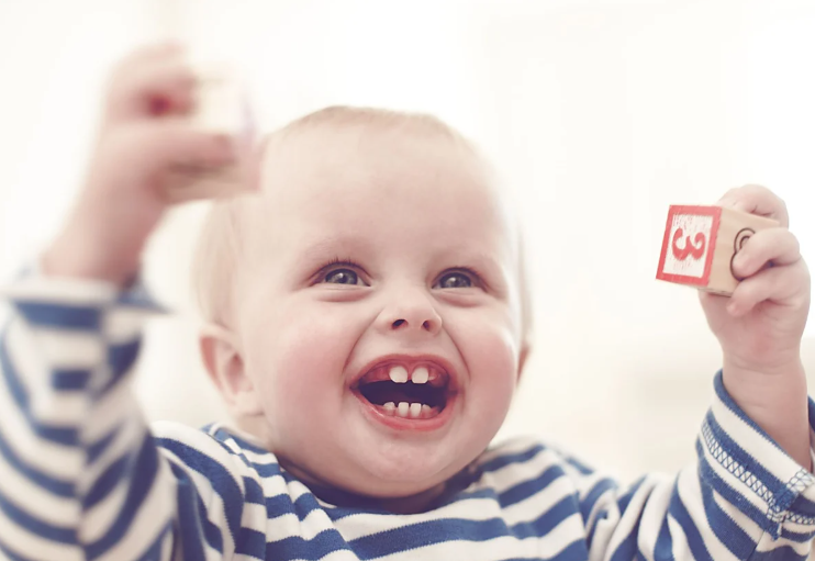 «La risa en la infancia no es sólo un condimento, es la base para un desarrollo cerebral saludable»
