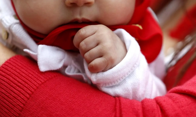 Acogimiento de urgencia: padres dispuestos a acoger a un bebé de manera inmediata