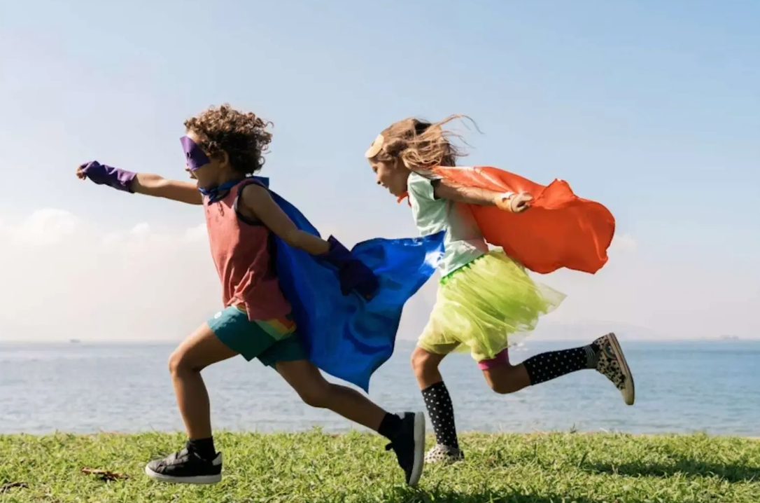 El cerebro que juega: cómo la ficción infantil fortalece la salud emocional
