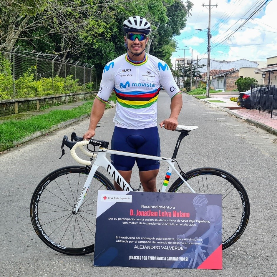 La bicicleta que Valverde donó a #CruzRojaResponde llega a Colombia