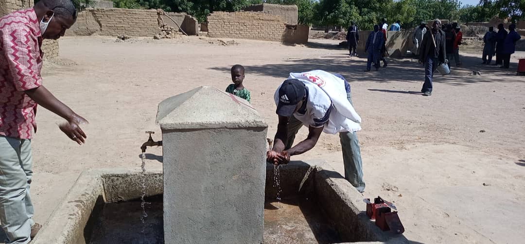La construcción de pozos de agua permite el acceso al agua potable en la comuna de pelengana