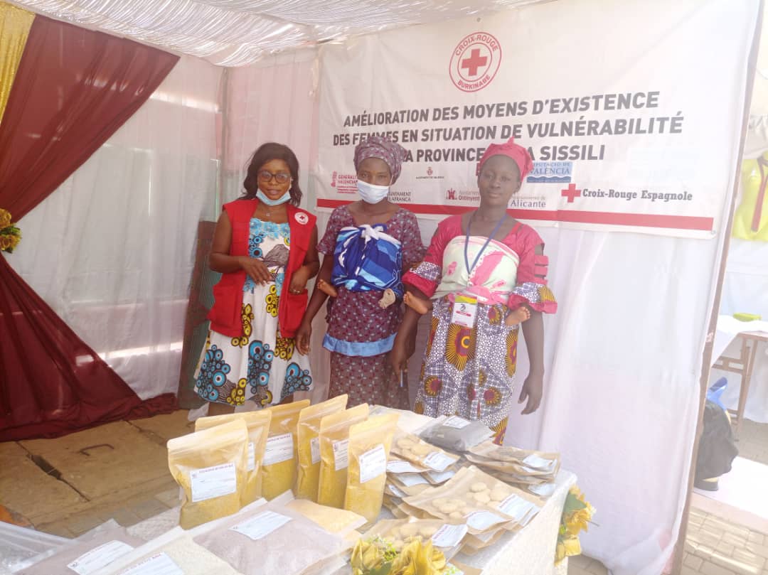 Dos nuevas ferias comerciales en Ouagadougou sirven de promoción a los productos de la Cooperativa de Tougoulou con apayo de Cruz Roja Española