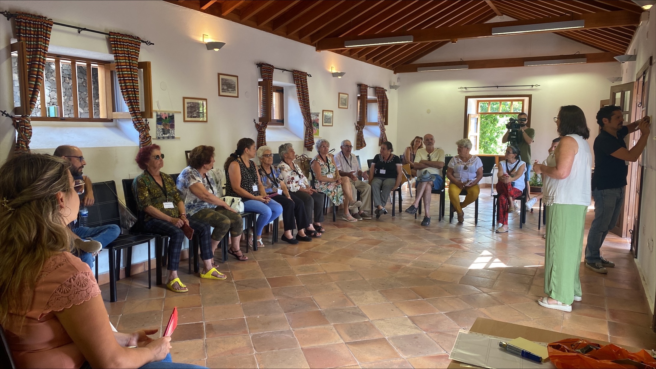 Cruz Roja recupera el espíritu vecinal en las zonas despobladas