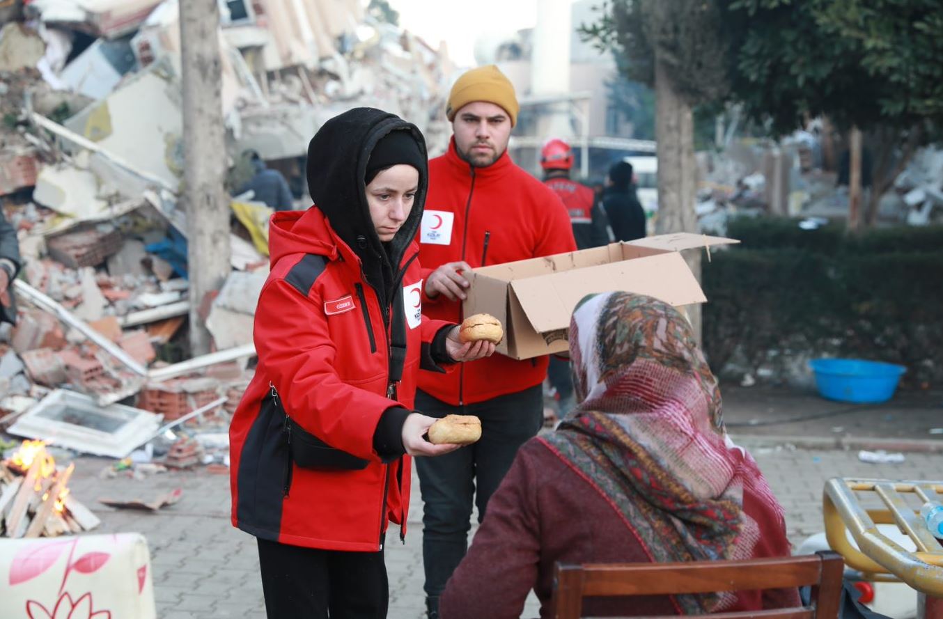 La Cruz Roja Internacional pide apoyo y solidaridad a largo plazo para Turquía y Siria