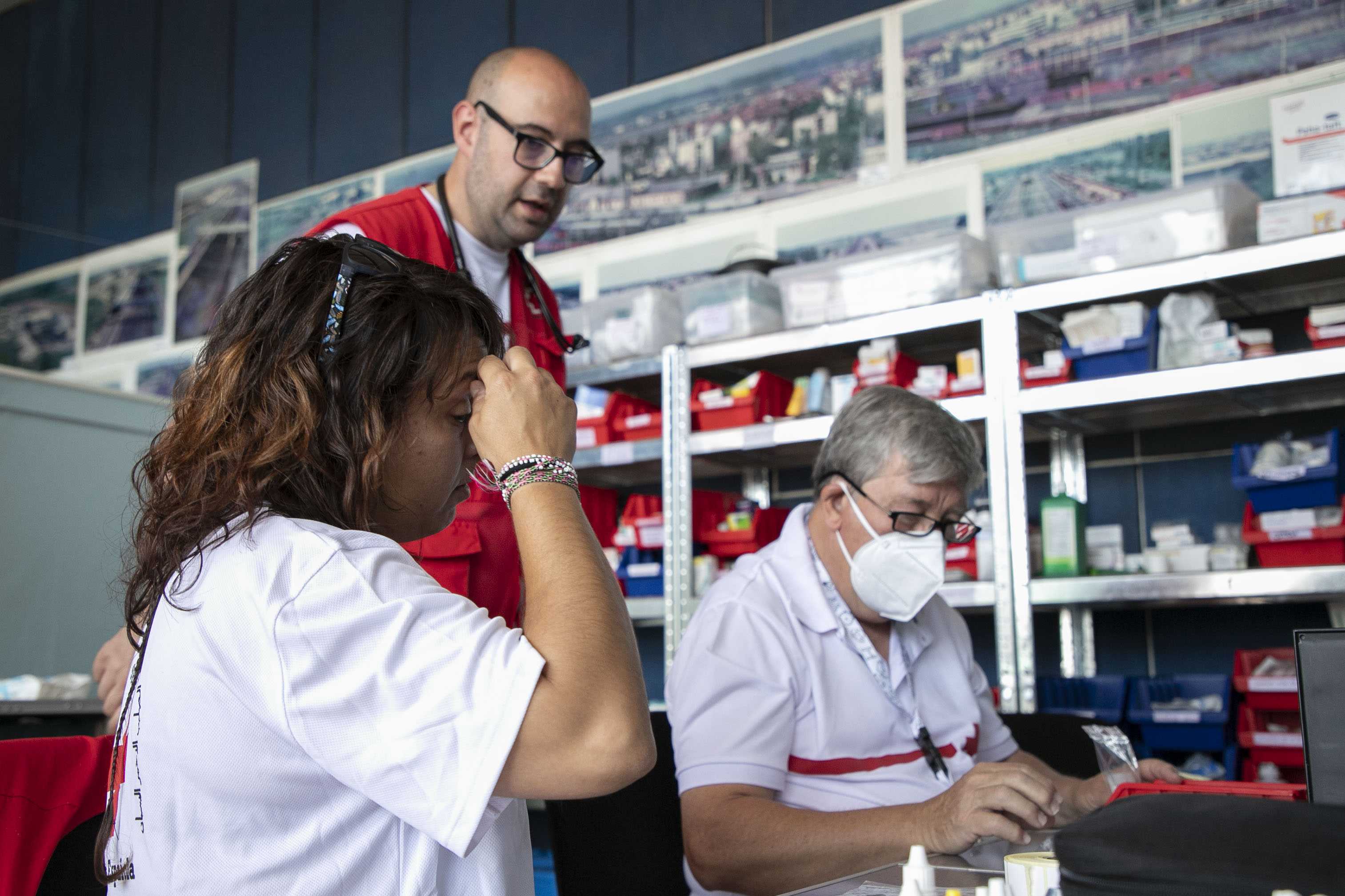 Más de cien personas son cooperantes a través de Cruz Roja Española