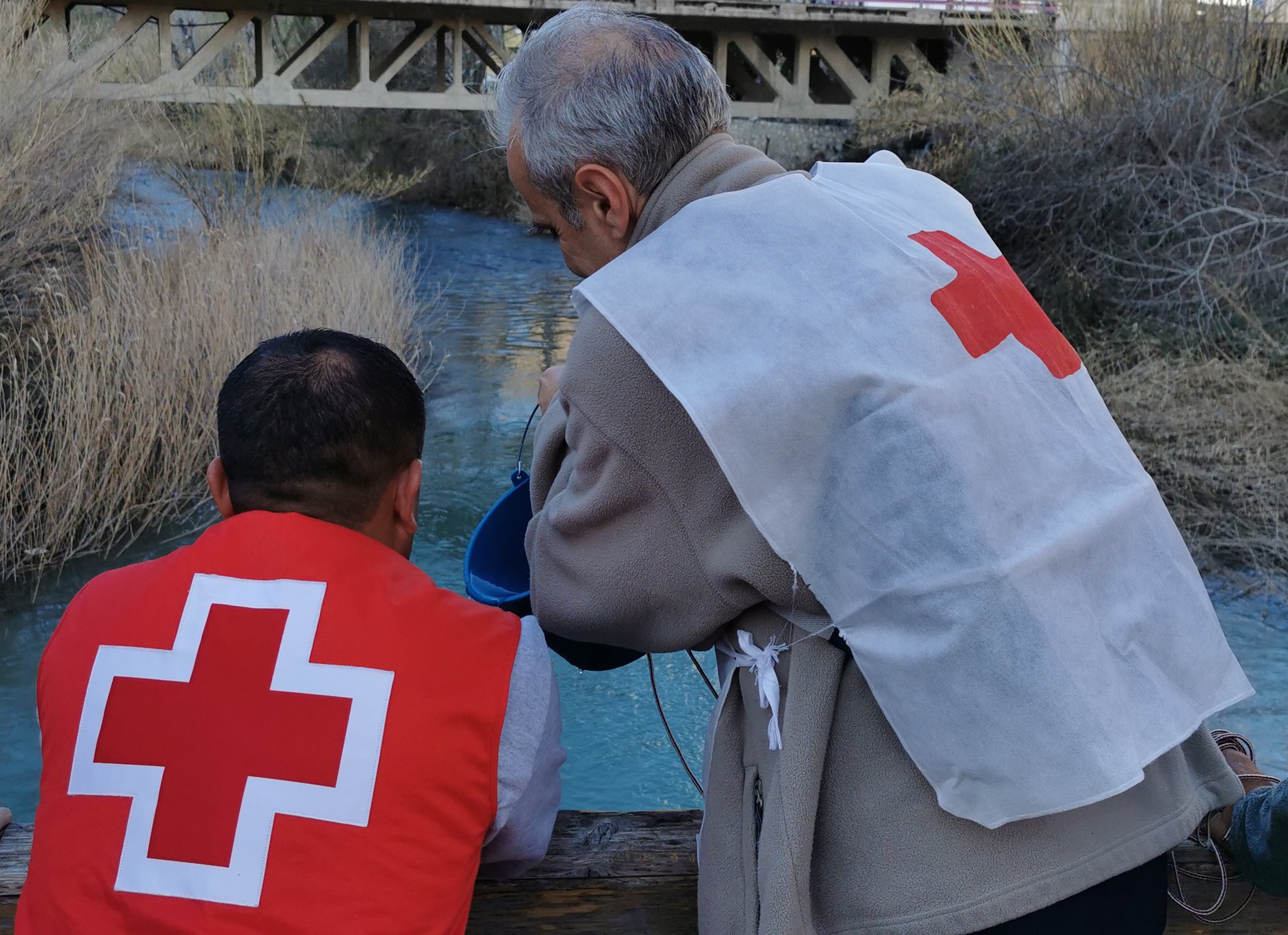 Fibras y fragmentos: Cruz Roja en el marco del Proyecto LIBERA encuentra microplásticos en el 100% de las muestras de su último estudio