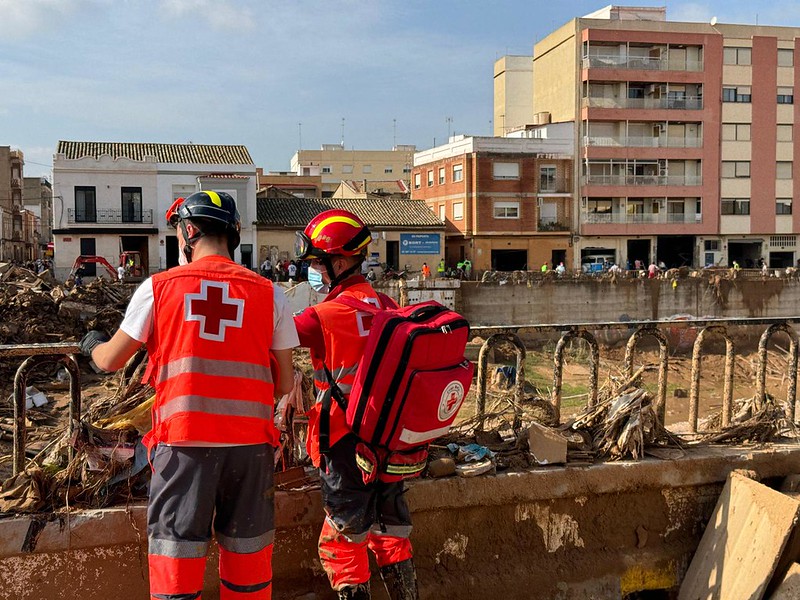 Cruz Roja comienza sus entregas económicas a 20.000 familias damnificadas por la DANA por valor de 22 millones de euros