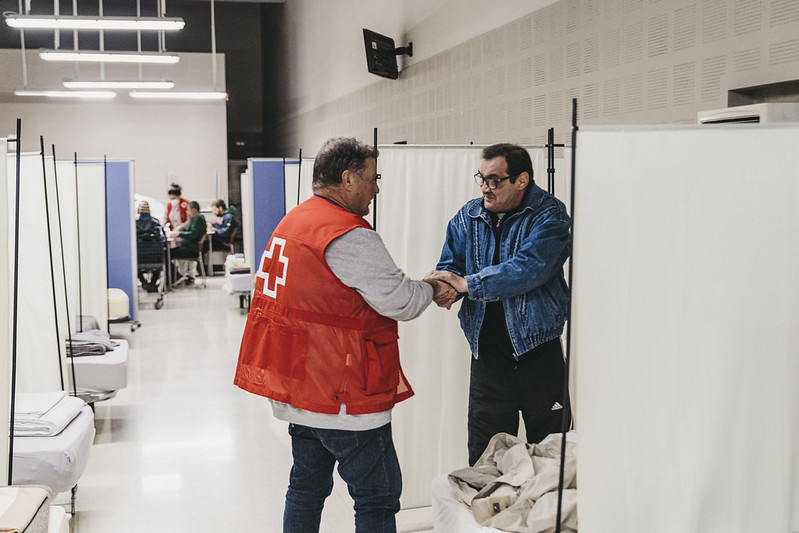 Cruz Roja intensifica por el frío su asistencia a personas en situación de calle