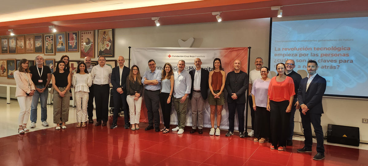 La Fundación Cruz Roja Española reúne a más de 80 expertos y 50 organizaciones en 2024 para repensar la tecnología con perspectiva humanitaria