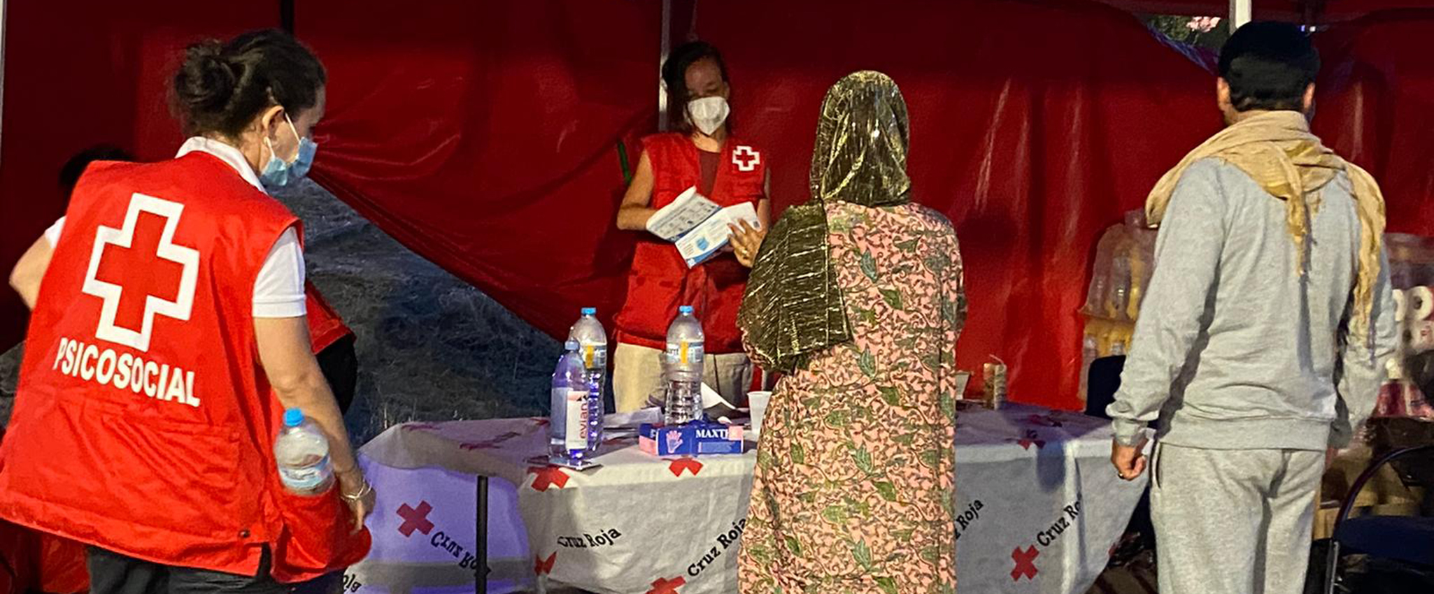 Cruz Roja despliega más de 300 personas en su operativo inicial para la primera acogida de personas refugiadas procedentes de Afganistán