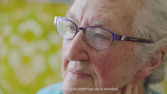 ¿Cómo viven las personas mayores la soledad?: el testimonio de Gloria, Felicitas, Jesús y Julia Natalia (Cruz Roja en A Coruña)