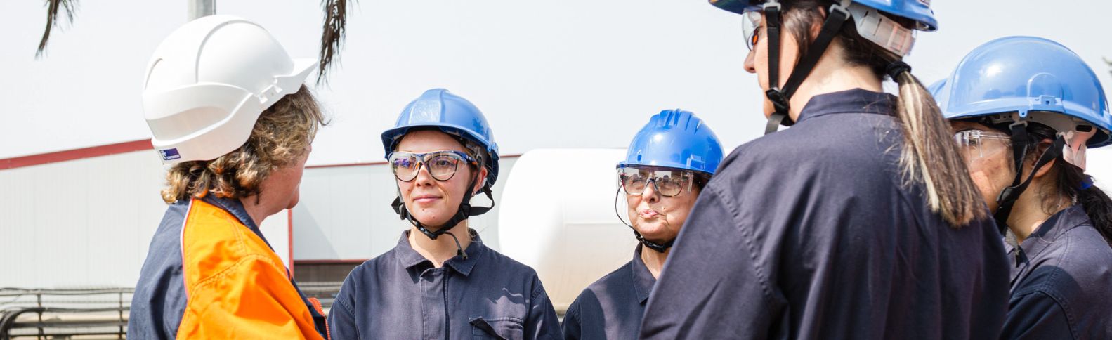 Cruz Roja y Repsol unidos por las 'Mujeres en la industria'