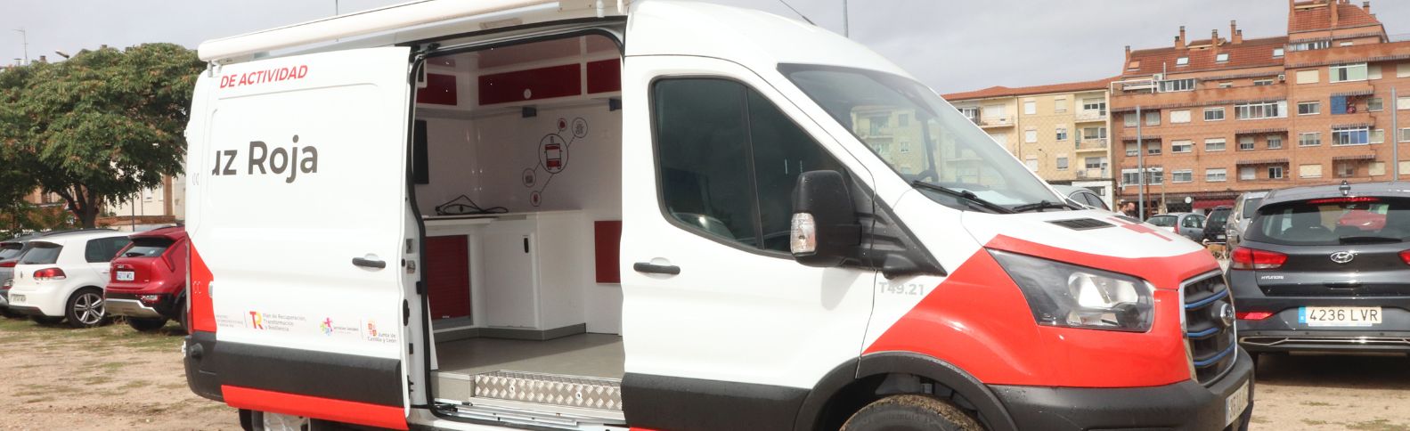 Sostenible y verde: así es la apuesta de Cruz Roja en su flota terrestre