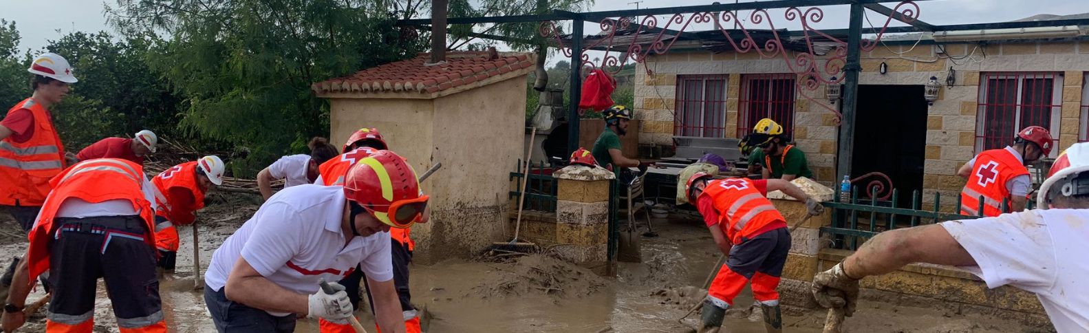 Los equipos de Emergencia de Cruz Roja de todo el país se movilizan para apoyar en la catástrofe