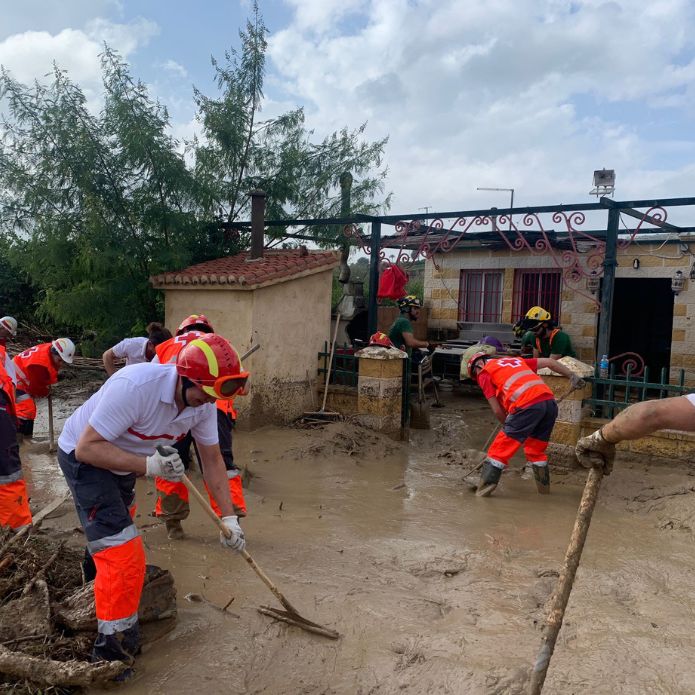 Los equipos de Emergencia de Cruz Roja de todo el país se movilizan para apoyar en la catástrofe