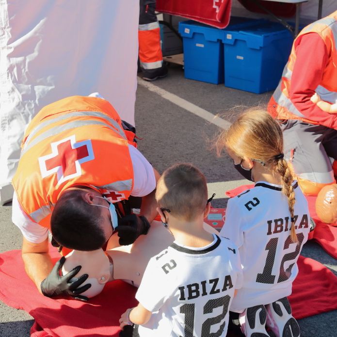 13.000 menores de la UE se formarán en primeros auxilios de la mano de Cruz Roja